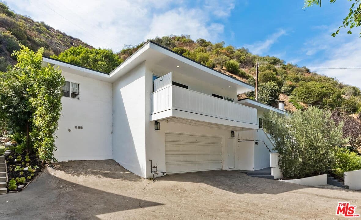 4 bd, 3 ba House in Los Angeles, CA — $9,995/mo — photo 2