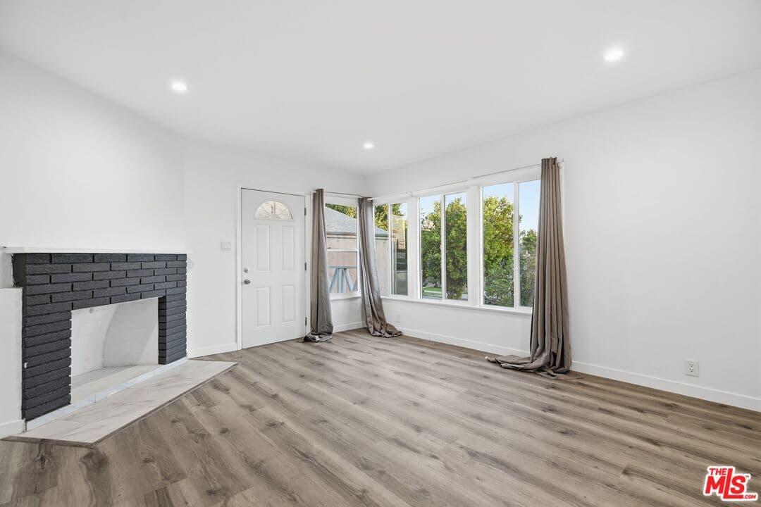 2 bd, 1 ba Townhouse in North Hollywood, CA — $2,695/mo — photo 1