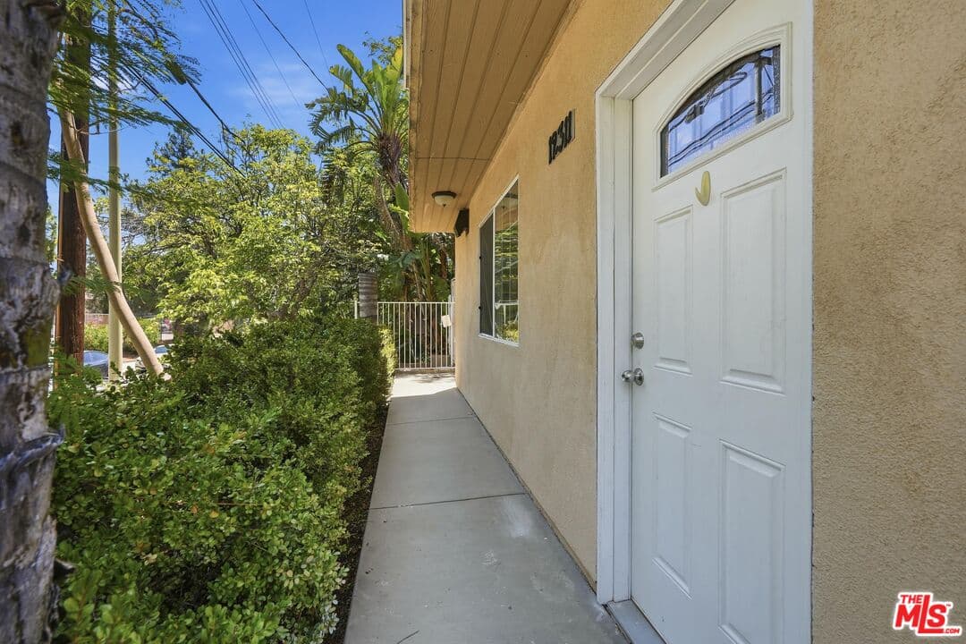 2 bd, 1 ba House in Granada Hills, CA — $2,500/mo — photo 1