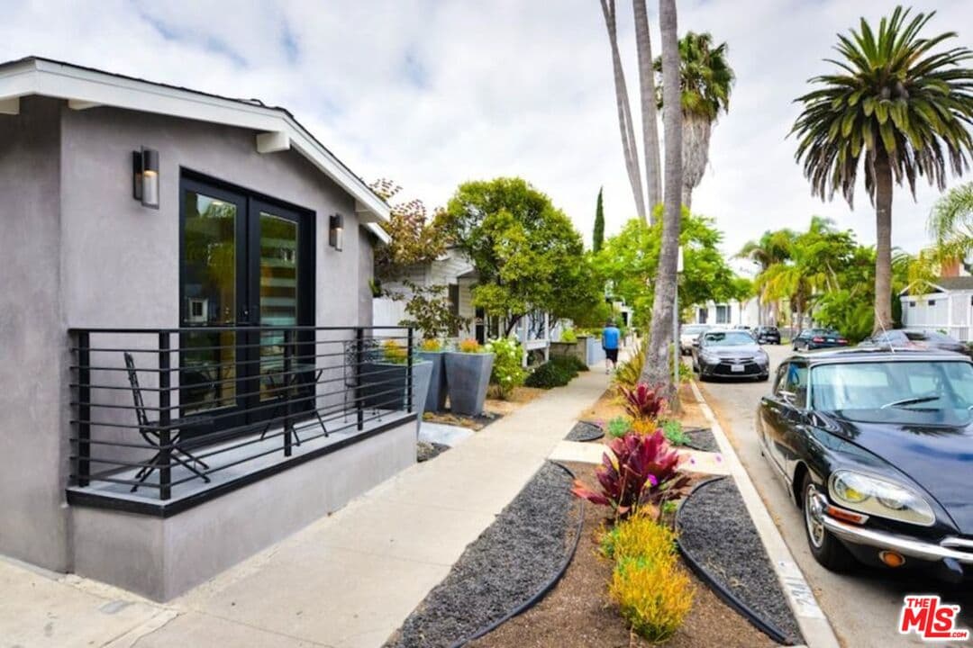 2 bd, 1 ba Apartment in Venice, CA — $4,950/mo — photo 2