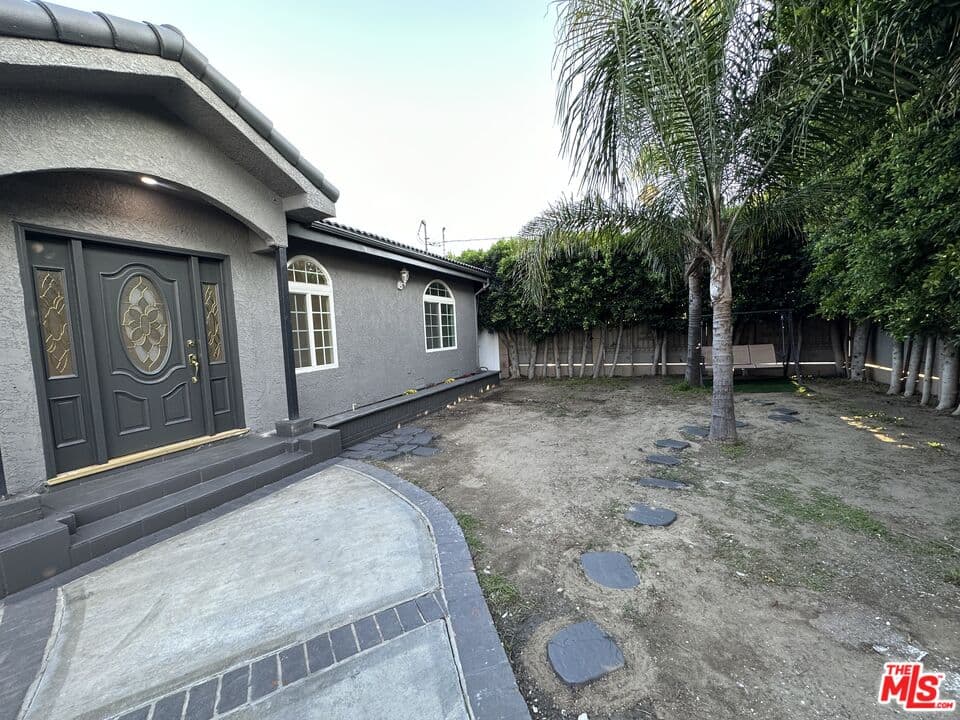 3 bd, 2 ba House in Los Angeles, CA — $3,990/mo — photo 2