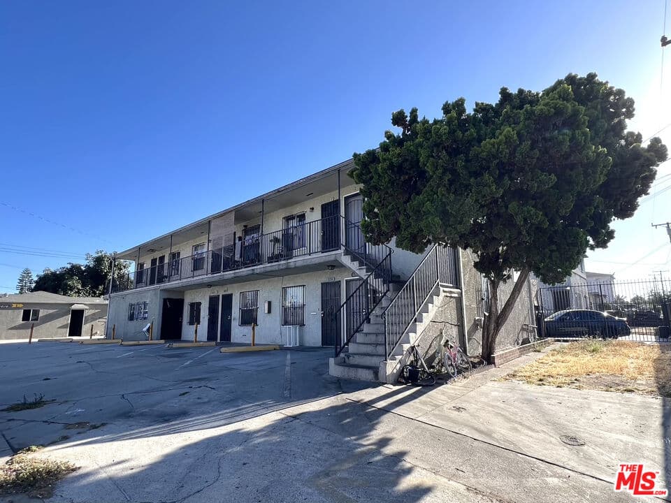 Studio, 1 ba Apartment in Los Angeles, CA — $1,400/mo — photo 1