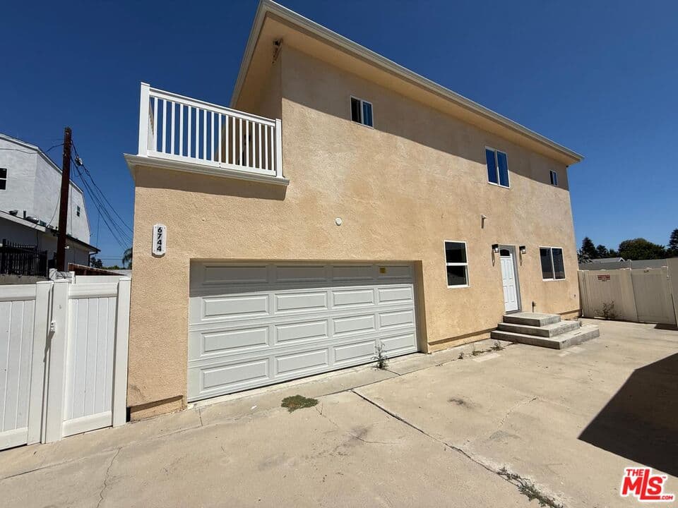 3 bd, 3 ba House in Los Angeles, CA — $3,990/mo — photo 1