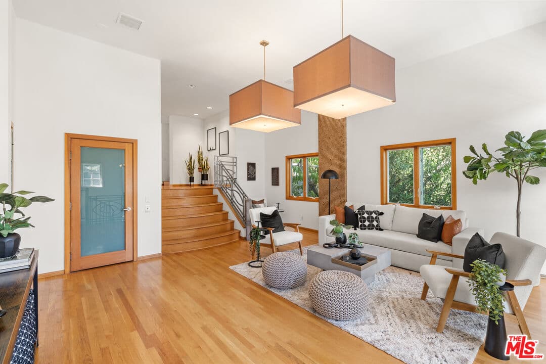 4 bd, 4 ba House in Los Angeles, CA — $6,950/mo — photo 2