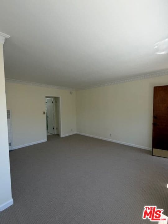 1 bd, 1 ba Townhouse in Beverly Hills, CA — $2,400/mo — photo 2