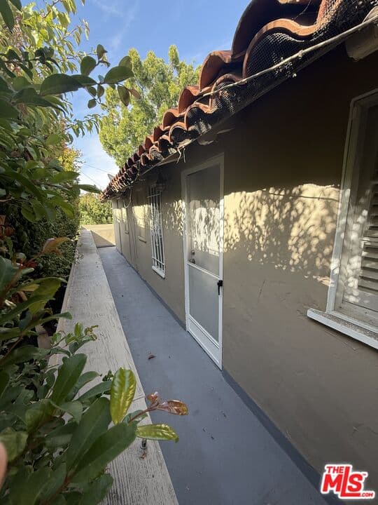 1 bd, 1 ba Apartment in Los Angeles, CA — $1,950/mo — photo 2