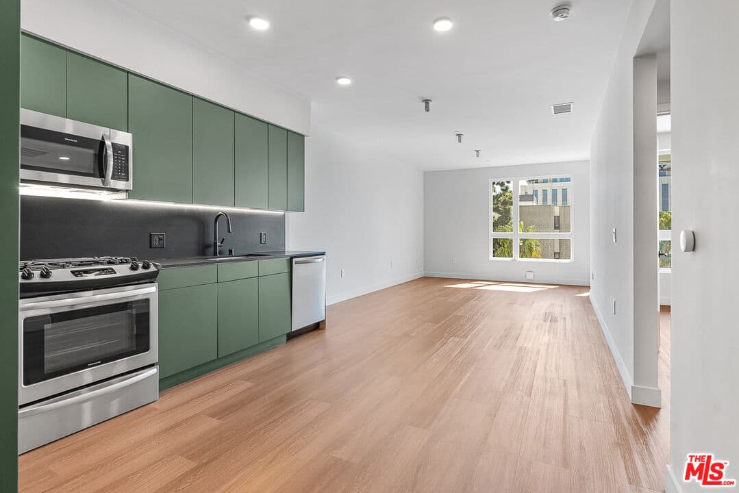 1BR Apartment in Los Angeles β $4,095/mo