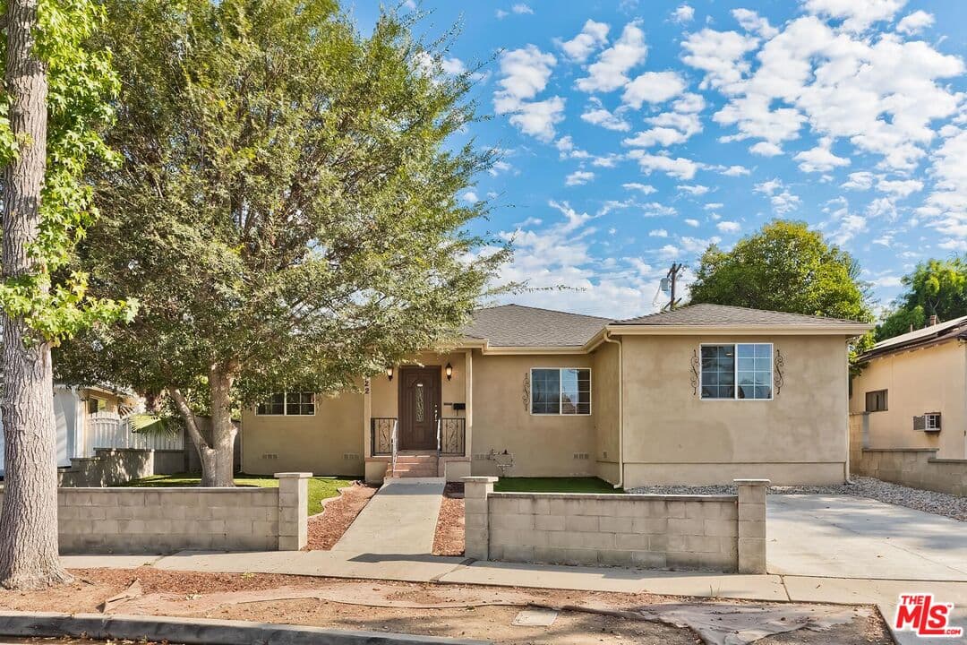 3 bd, 4 ba House in Los Angeles, CA — $5,250/mo — photo 2