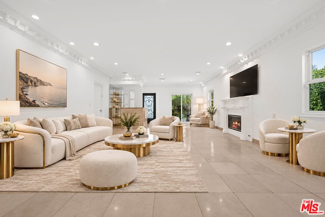4 bd, 4 ba House in Los Angeles, CA — $8,195/mo — photo 1