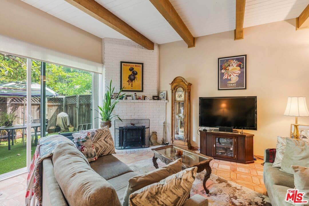 2 bd, 3 ba Condo in Culver City, CA — $3,900/mo — photo 1