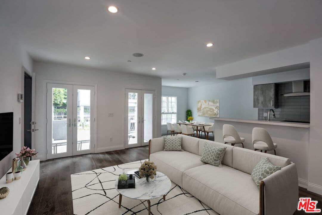 1 bd, 1 ba Townhouse in West Hollywood, CA — $3,995/mo — photo 2