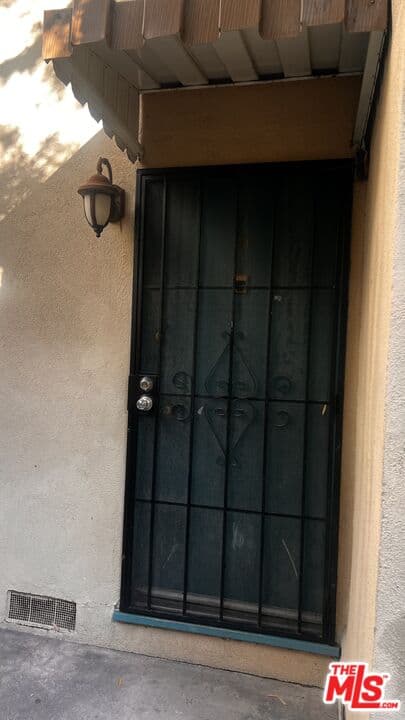 2 bd, 2 ba Townhouse in Los Angeles, CA — $2,975/mo — photo 2