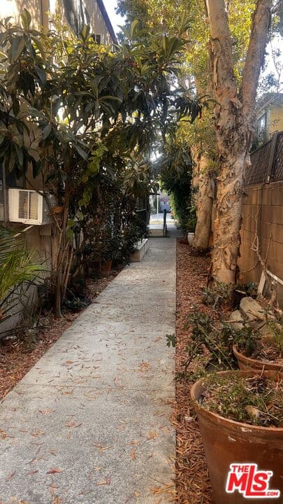 2 bd, 2 ba Townhouse in Los Angeles, CA — $2,975/mo — photo 1