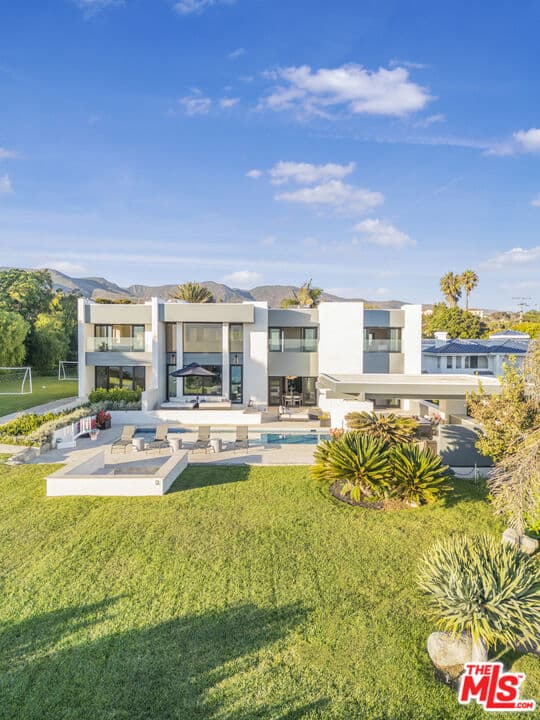 6 bd, 6 ba House in Malibu, CA — $59,500/mo — photo 1