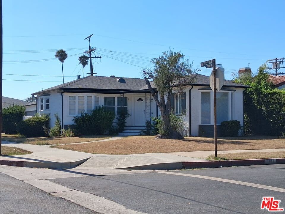 2 bd, 1 ba House in Los Angeles, CA — $3,300/mo — photo 1