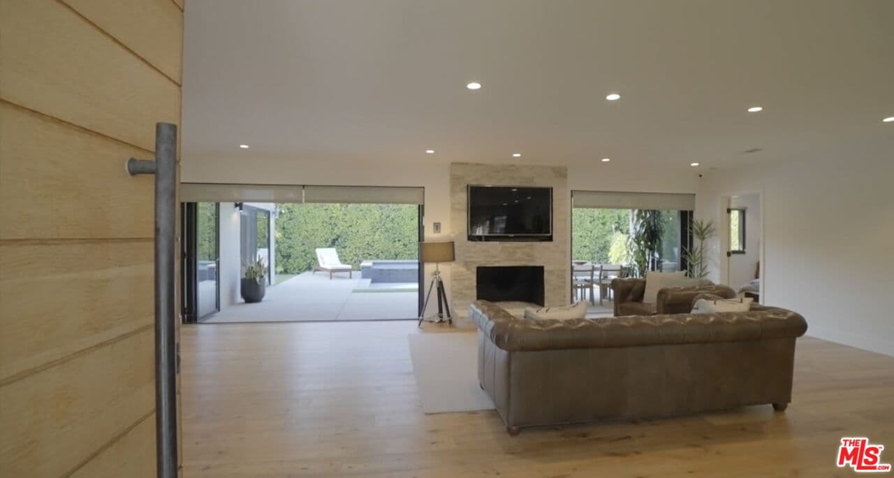 4 bd, 4 ba House in Sherman Oaks, CA — $11,900/mo — photo 2
