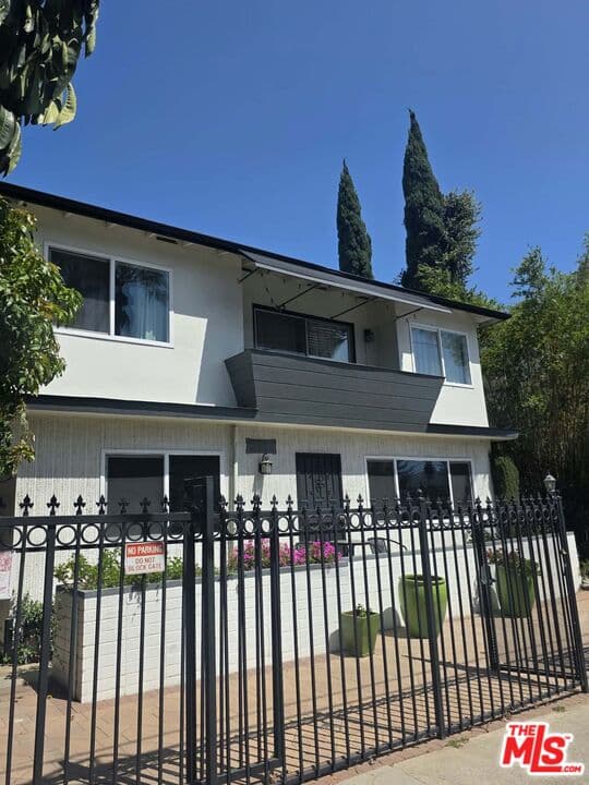 1 bd, 1 ba Apartment in Los Angeles, CA — $2,150/mo — photo 1