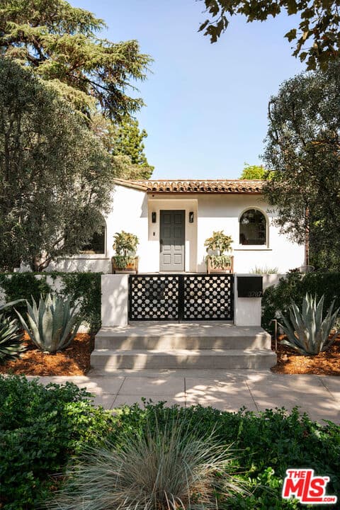 3 bd, 2 ba House in Los Angeles, CA — $13,500/mo — photo 1