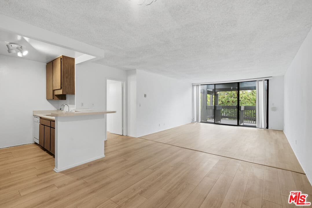 2 bd, 2 ba Condo in Los Angeles, CA — $2,850/mo — photo 1
