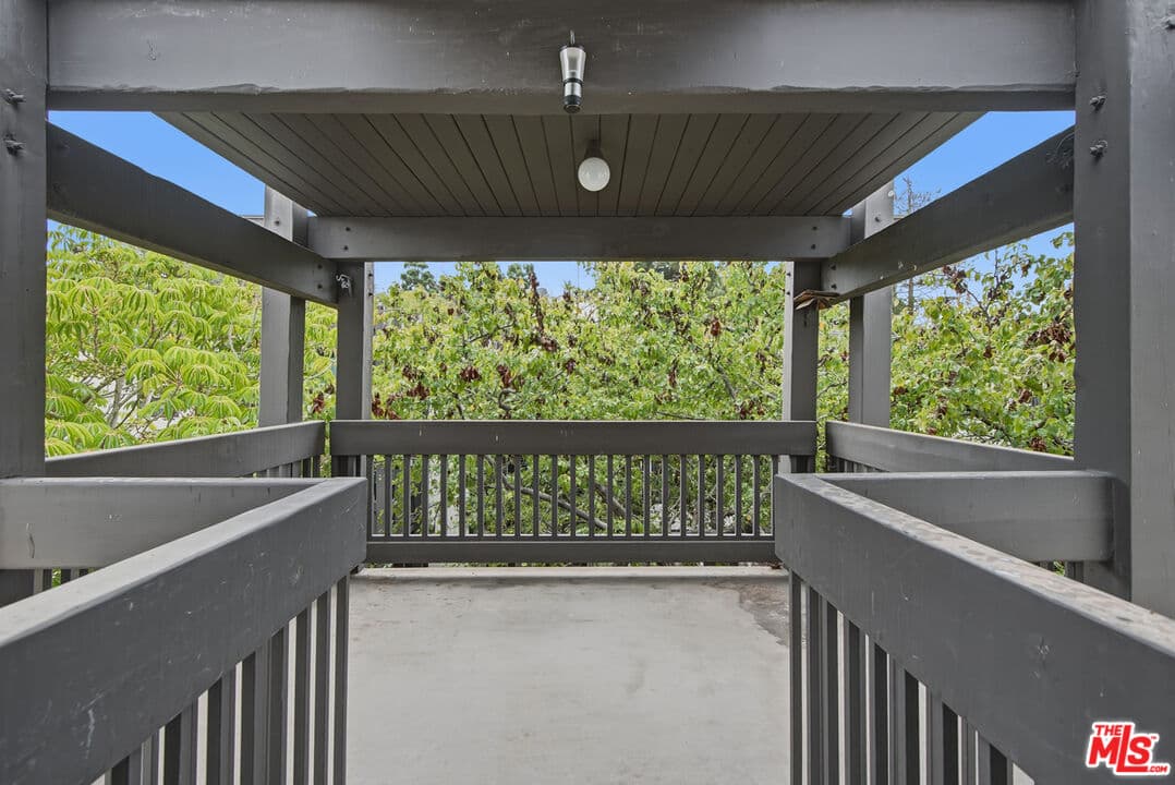 2 bd, 2 ba Condo in Los Angeles, CA — $2,850/mo — photo 2