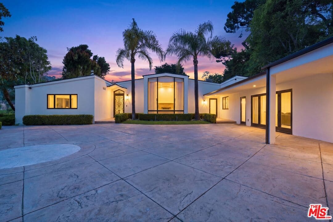 4 bd, 5 ba House in Los Angeles, CA — $14,950/mo — photo 1