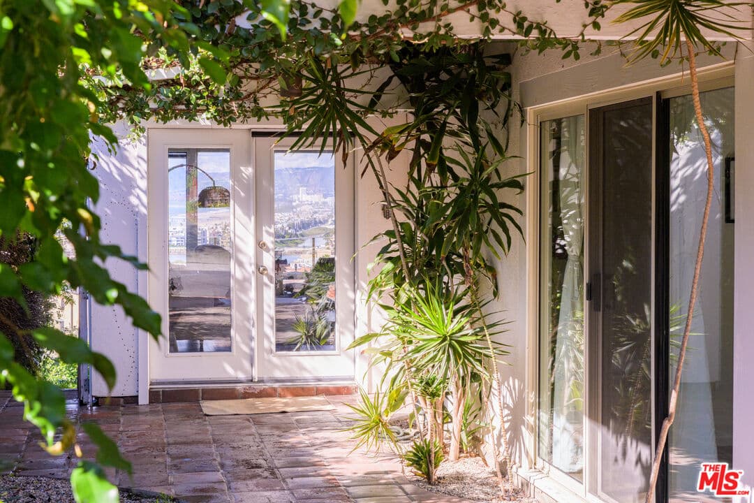 3 bd, 2 ba House in Los Angeles, CA — $7,800/mo — photo 2