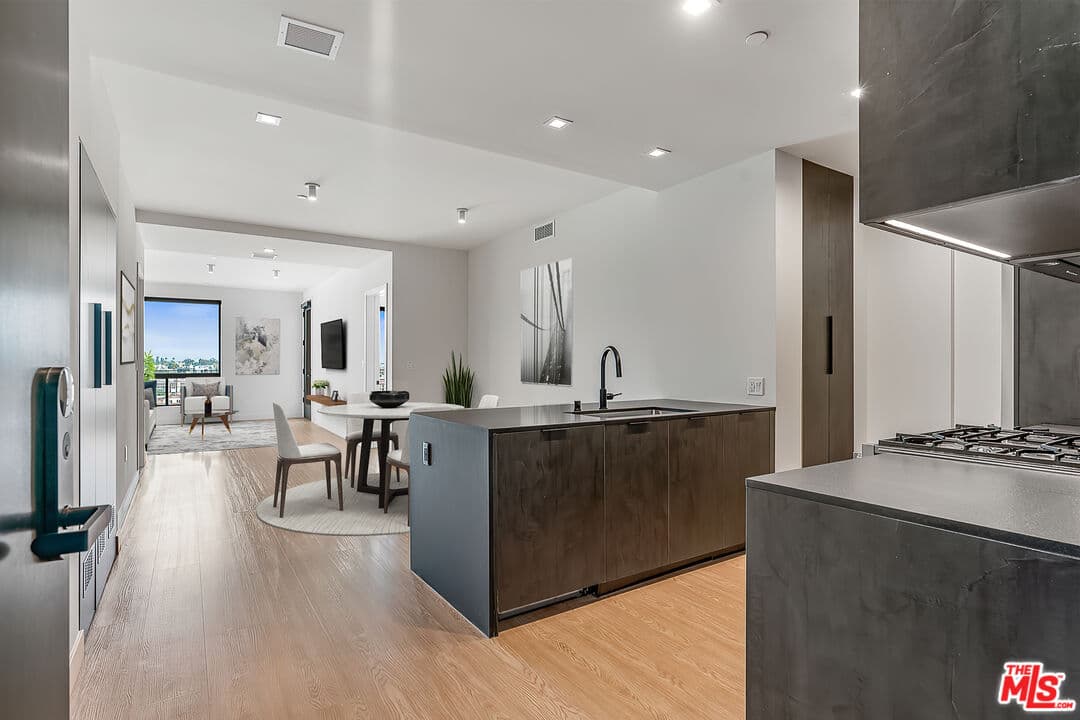 2 bd, 3 ba Townhouse in Los Angeles, CA — $6,750/mo — photo 1