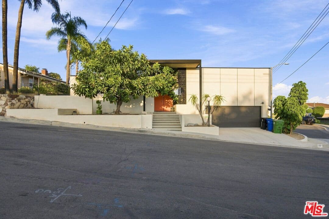3 bd, 3 ba House in Los Angeles, CA — $11,995/mo — photo 2