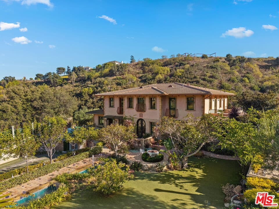 7 bd, 7 ba House in Malibu, CA — $33,000/mo — photo 1