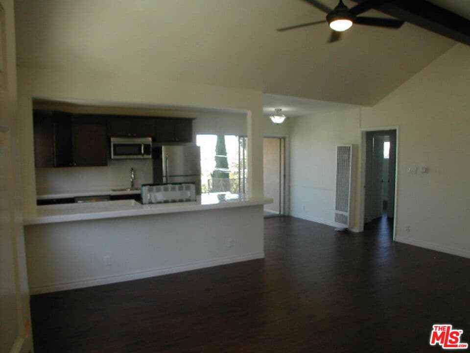 2 bd, 2 ba Townhouse in Los Angeles, CA — $2,875/mo — photo 2