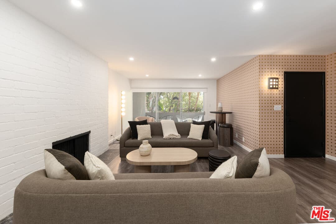 1 bd, 1 ba Apartment in West Hollywood, CA — $4,472/mo — photo 2