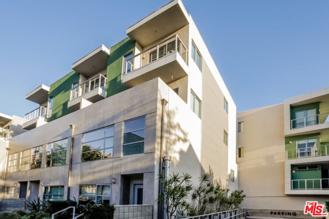 3BR Condo in Los Angeles β $6,450/mo