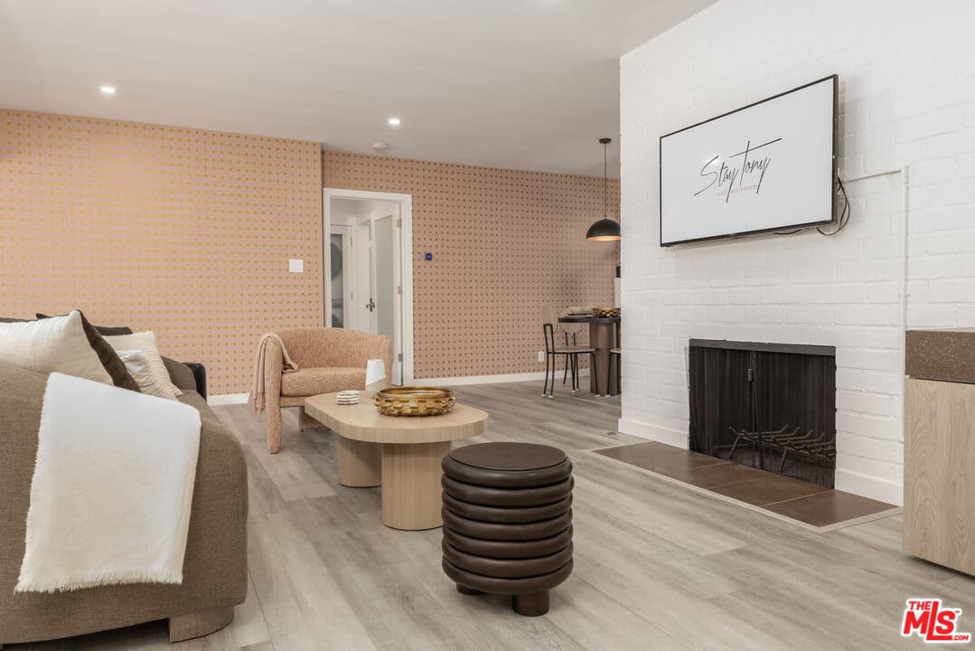 1 bd, 1 ba Apartment in West Hollywood, CA — $4,472/mo — photo 2