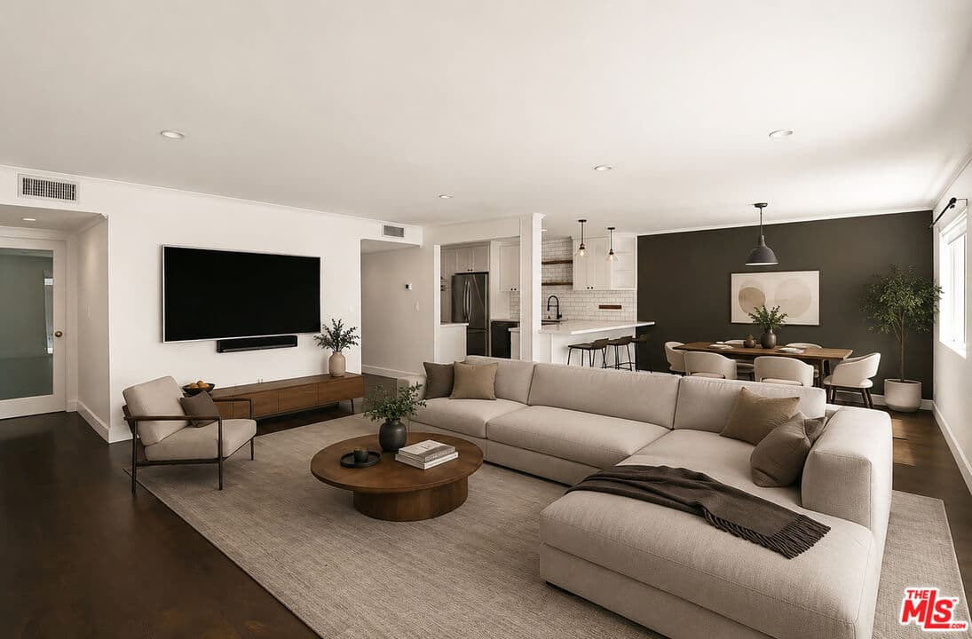 2 bd, 2 ba Townhouse in Los Angeles, CA — $4,250/mo — photo 1