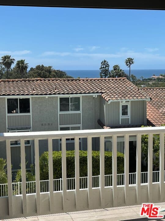 4 bd, 3 ba Townhouse in Malibu, CA — $6,000/mo — photo 2