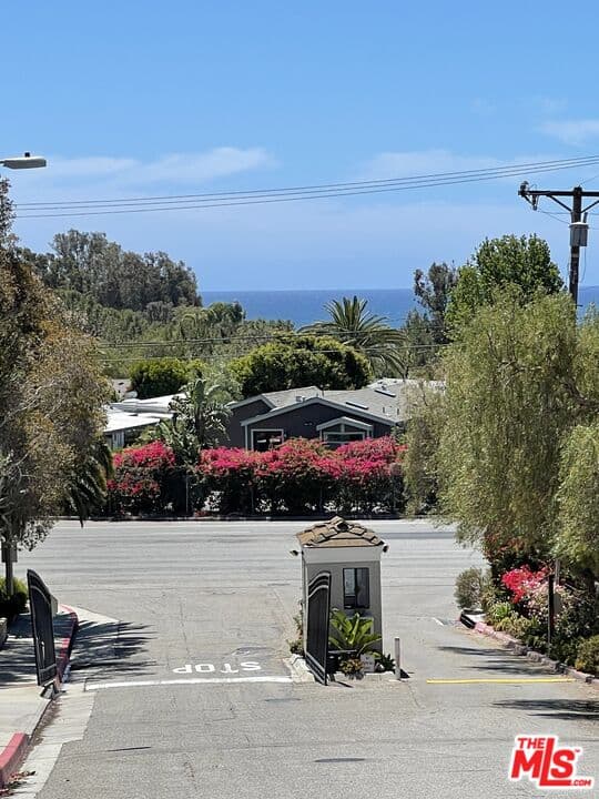 4 bd, 3 ba Townhouse in Malibu, CA — $6,000/mo — photo 1