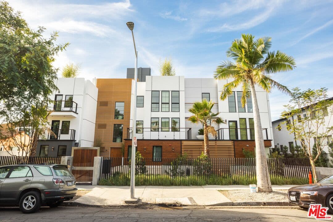 2 bd, 3 ba Condo in West Hollywood, CA — $8,245/mo — photo 2