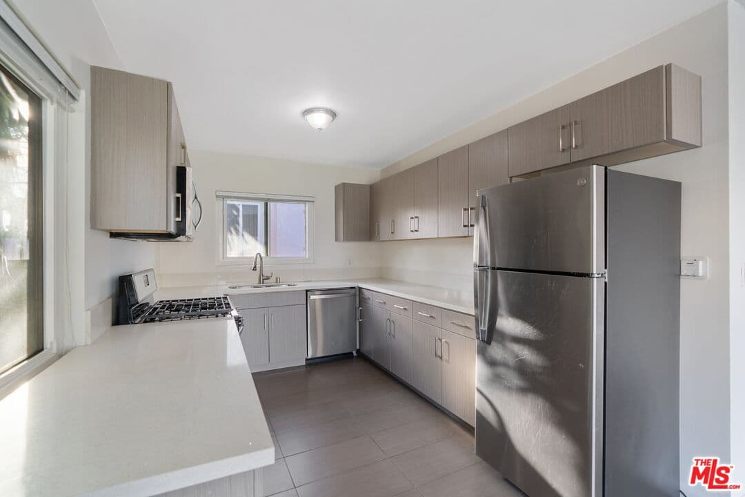 2 bd, 1 ba Townhouse in Los Angeles, CA — $2,795/mo — photo 1