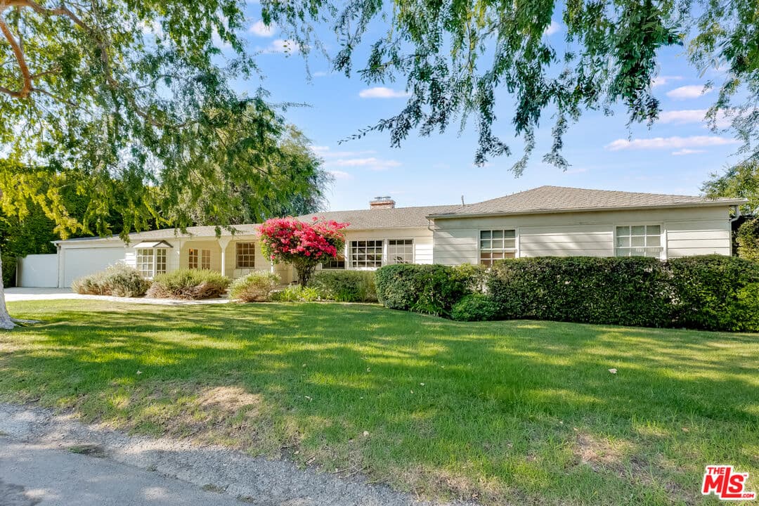 3 bd, 3 ba House in Studio City, CA — $8,300/mo — photo 2