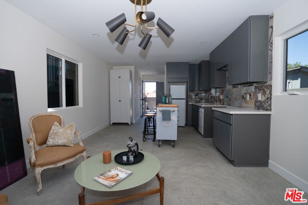 Studio, 1 ba House in Los Angeles, CA — $2,950/mo — photo 1