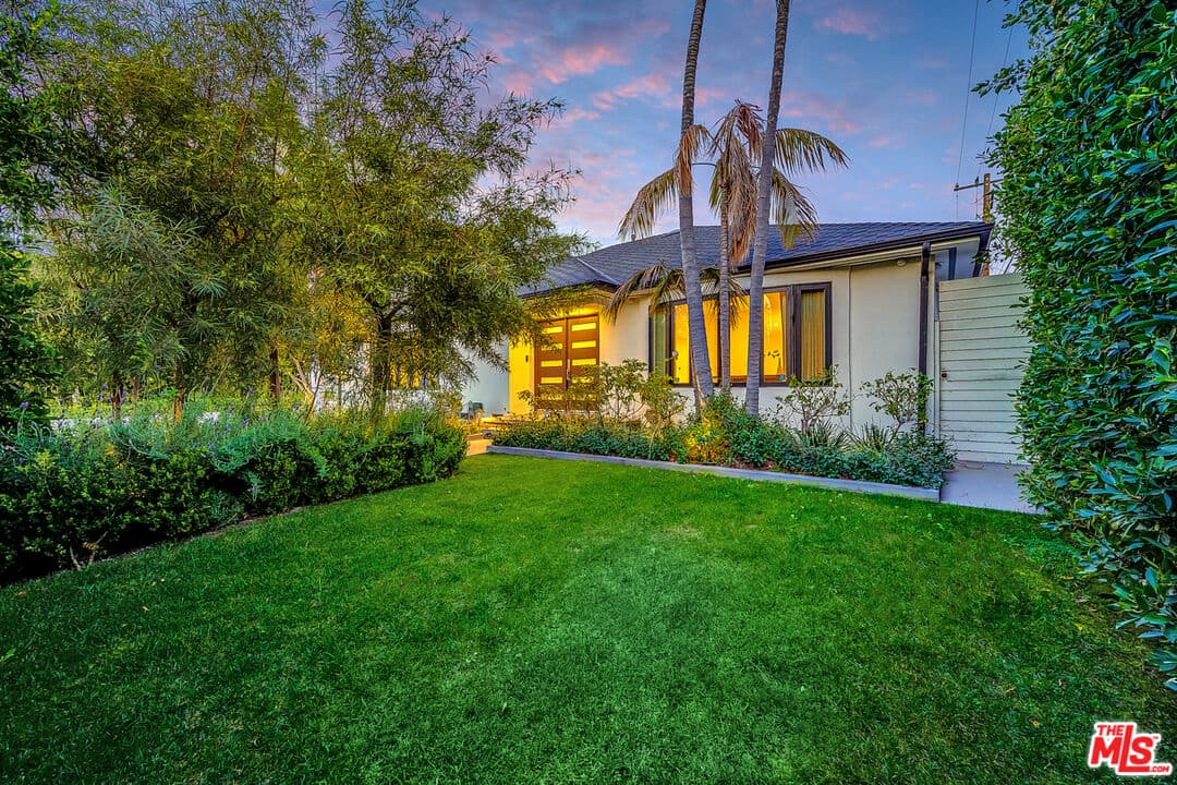 4 bd, 5 ba House in Beverly Hills, CA — $16,500/mo — photo 2