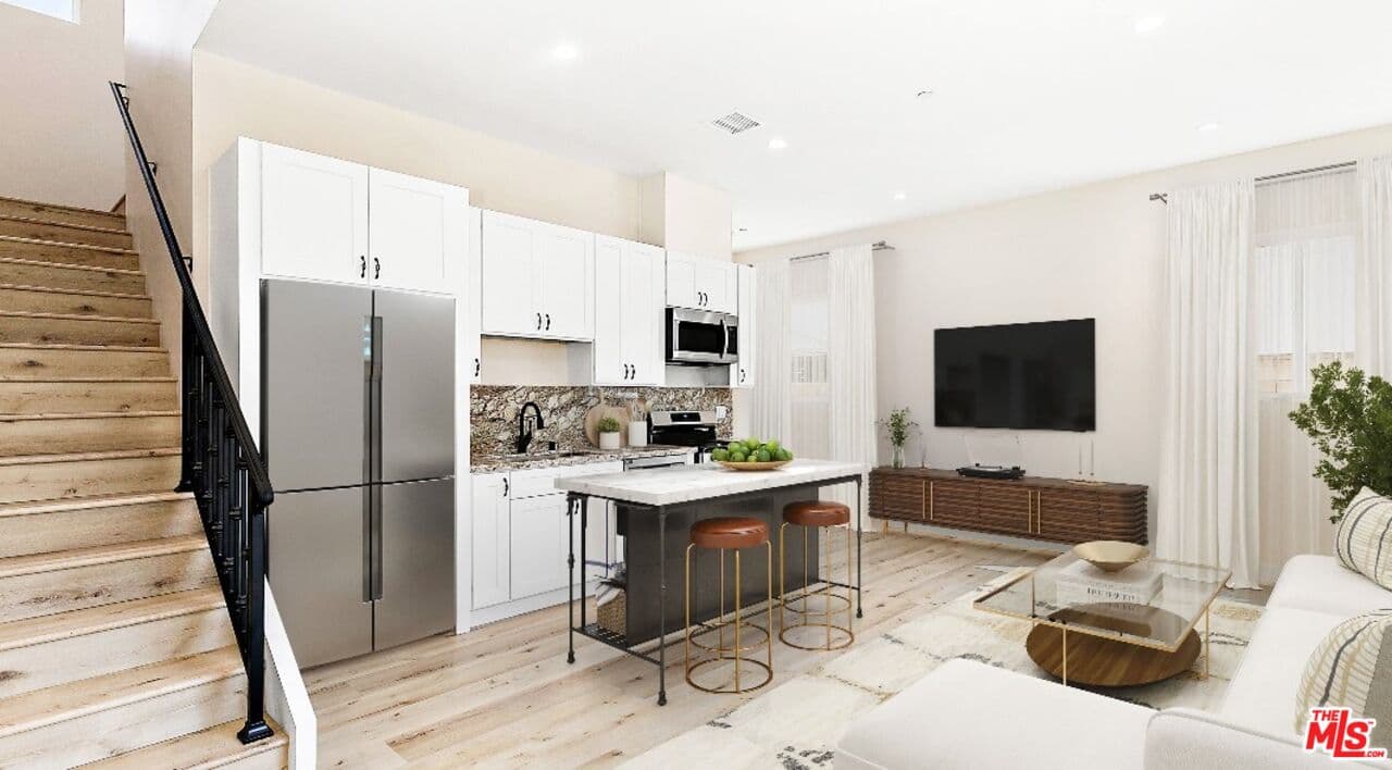 3 bd, 3 ba House in Los Angeles, CA — $3,990/mo — photo 1