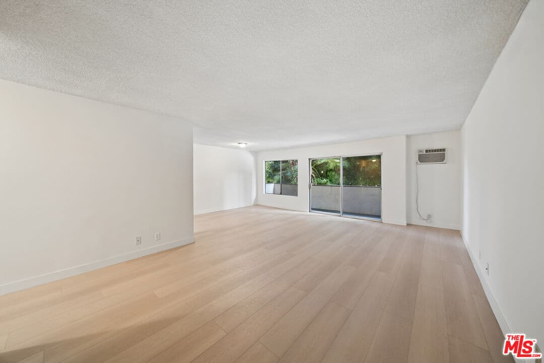 2 bd, 2 ba Apartment in Los Angeles, CA — $3,250/mo — photo 2