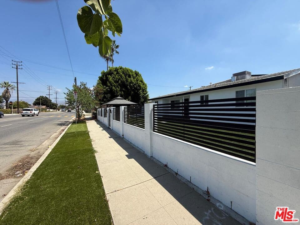 3 bd, 2 ba House in Los Angeles, CA — $3,790/mo — photo 2