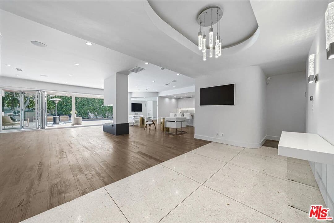 4 bd, 3 ba House in Los Angeles, CA — $16,950/mo — photo 1