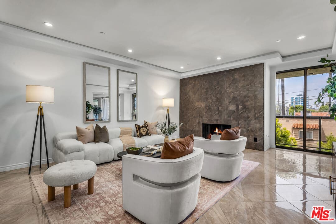 2 bd, 4 ba Condo in Beverly Hills, CA — $5,995/mo — photo 1