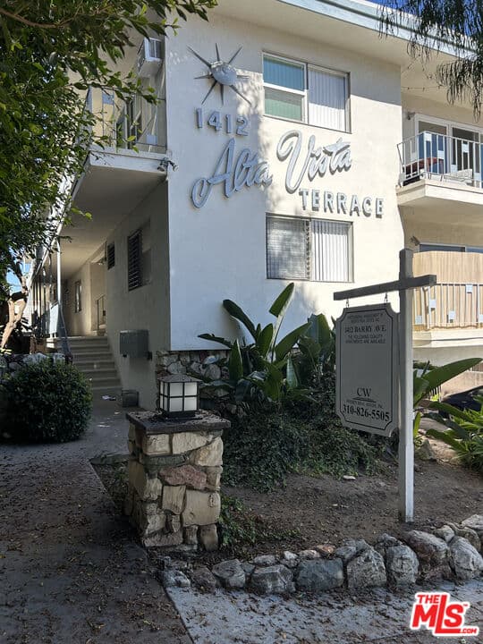 1 bd, 1 ba Apartment in Los Angeles, CA — $2,185/mo — photo 2