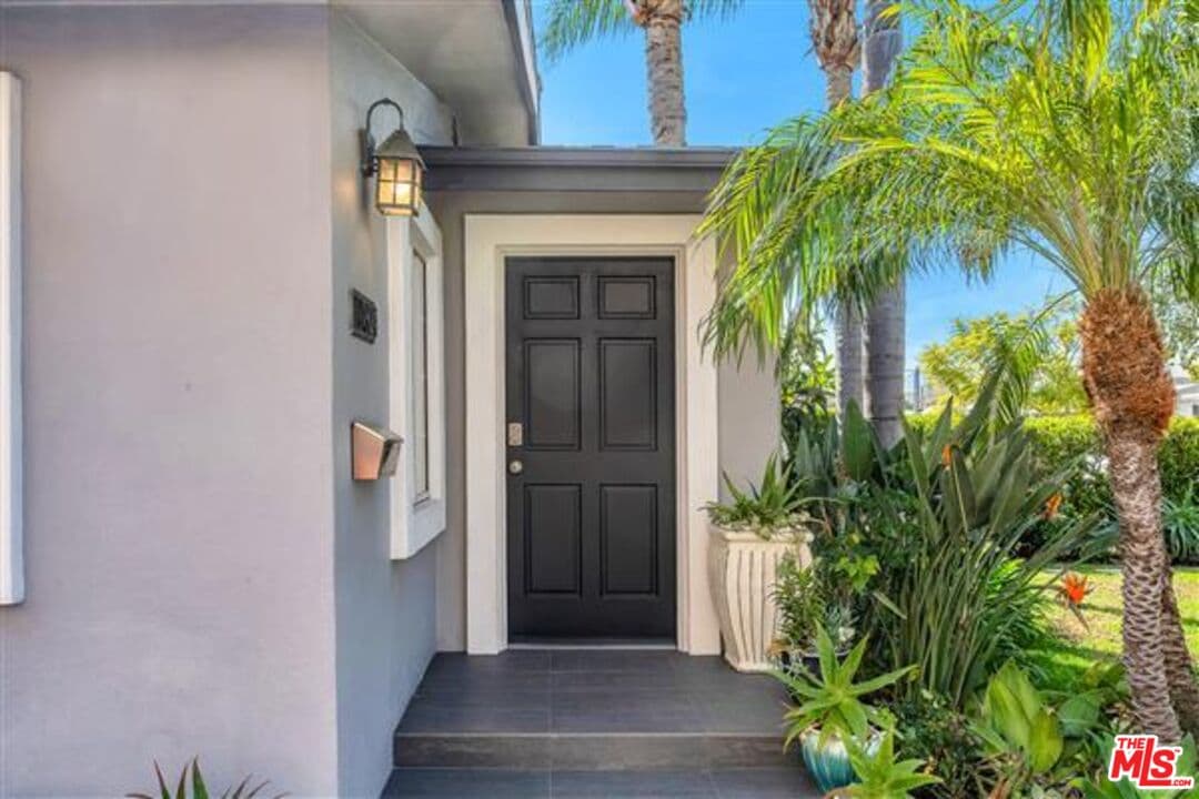 4 bd, 3 ba House in Los Angeles, CA — $10,700/mo — photo 2