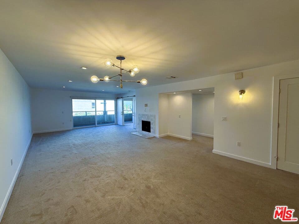 2 bd, 2 ba Condo in Los Angeles, CA — $5,300/mo — photo 2