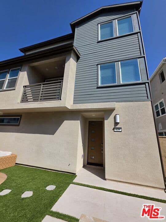 3 bd, 3 ba House in Irvine, CA — $5,000/mo — photo 2